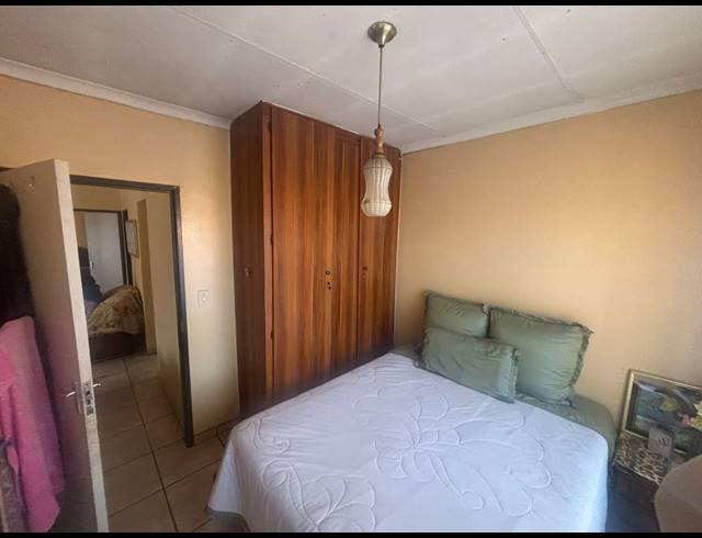 2 BEDROOM HOUSE FOR SALE IN SEBOKENG ZONE 6